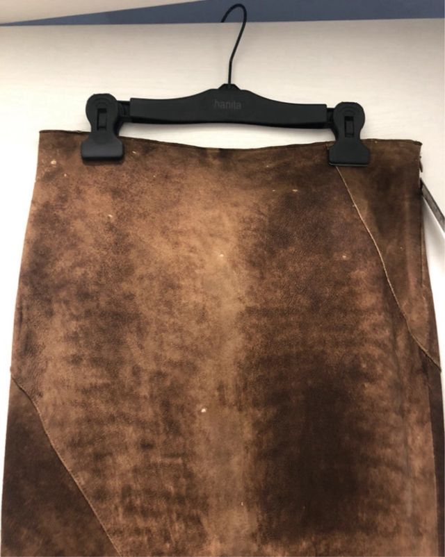 Gonna in pelle marrone asimmetrica con rouches