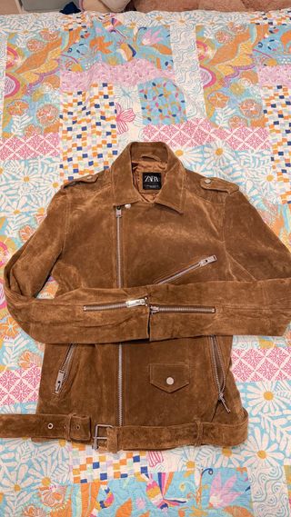 Cazadora Zara efecto ante marrón