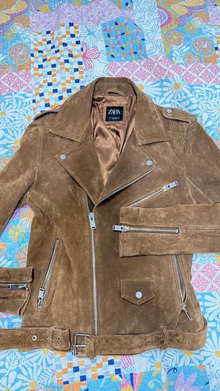 Cazadora Zara efecto ante marrón