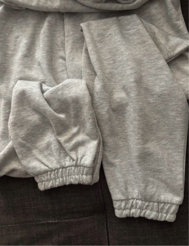 Chándal gris Stradivarius