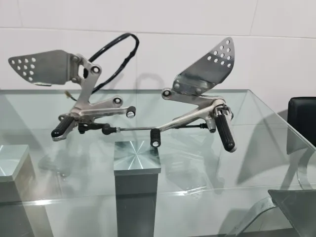 Estriberas Honda CBR 900 RR