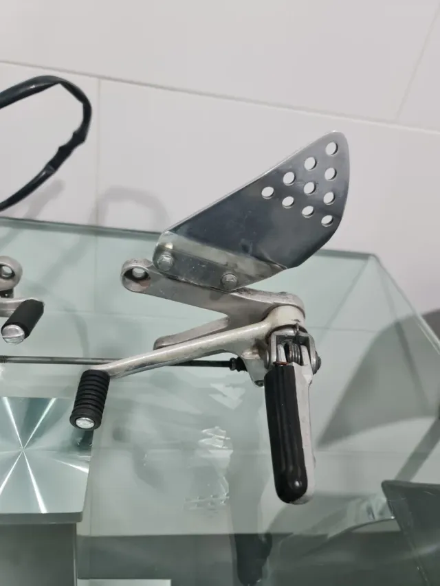 Estriberas Honda CBR 900 RR