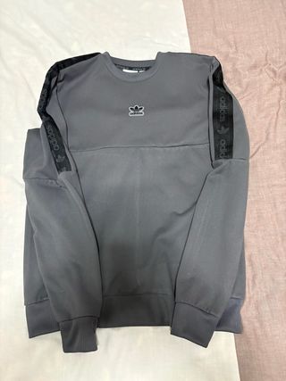 Sudadera Adidas Gris con Logo