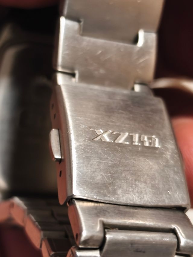 Orologio Casio BIZX World Time con schermo touch vintage