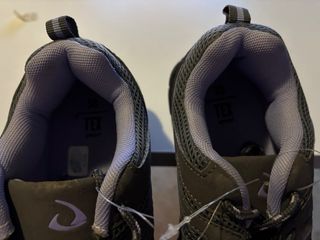 Zapatillas deportivas senderismo grises y moradas