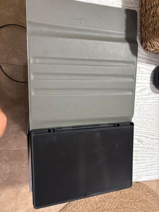Samsung Galaxy Tab A8 con teclado y funda