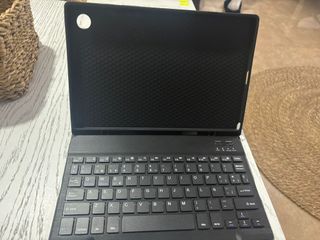 Samsung Galaxy Tab A8 con teclado y funda