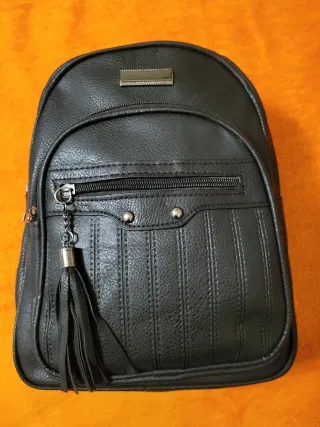 Zainetto nero con nappina