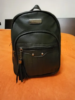 Zainetto nero con nappina