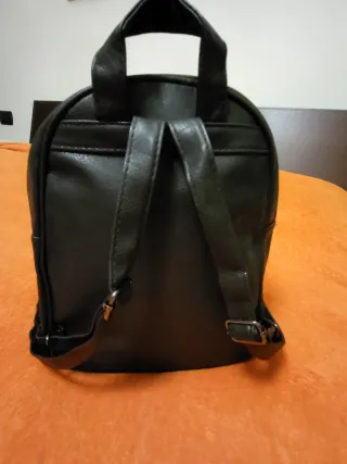 Zainetto nero con nappina