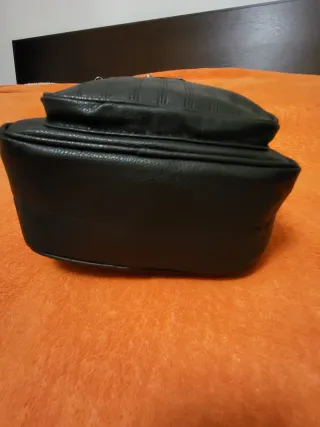 Zainetto nero con nappina