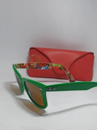 Occhiali da sole Ray-Ban verdi