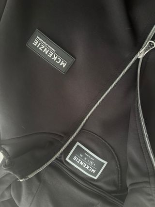 Sudadera McKenzie Negra con Cremallera y Capucha