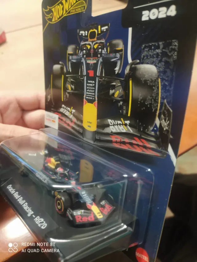 Hot Wheels Premium Formula 1 2024 Oracle Red Bull