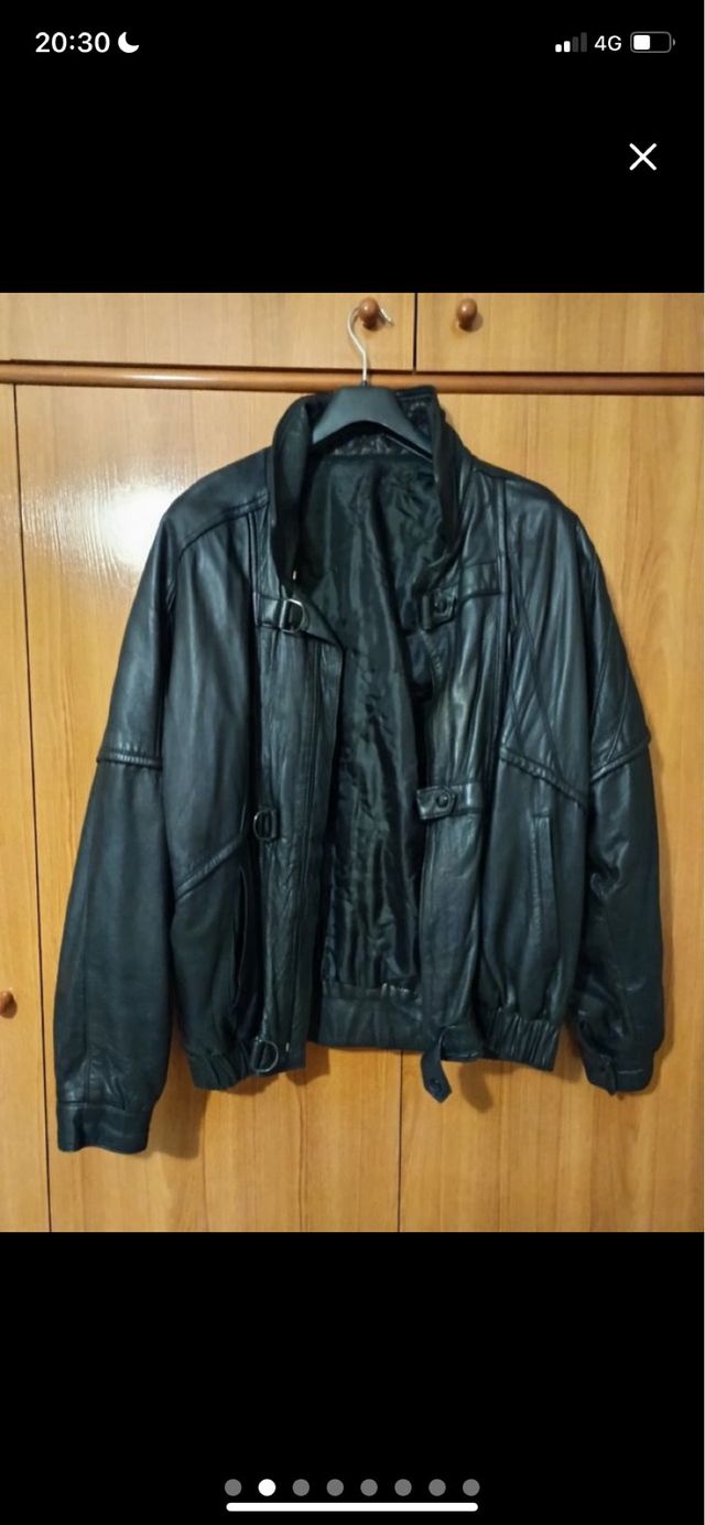 Chaqueta de piel negra