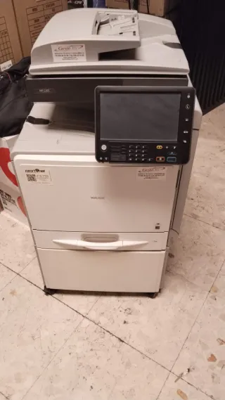 Impresora profesional Ricoh MP C401