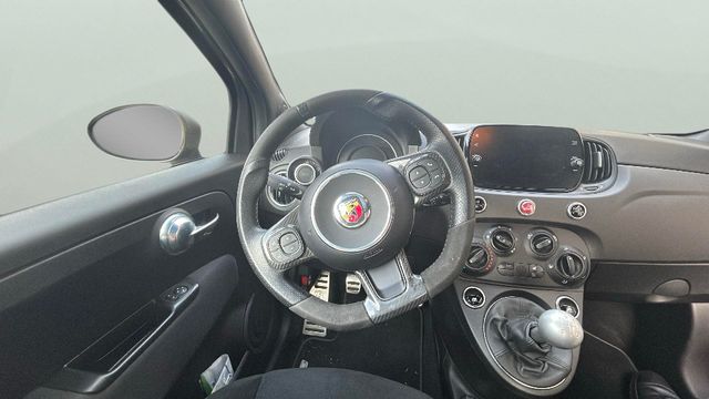 Abarth 500 1.4 16v T-Jet 695 132 kW (180 CV)