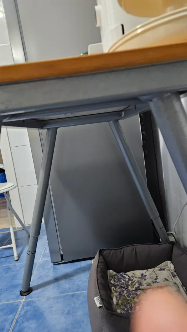 Mesa ajustable altura madera y metal