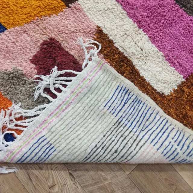 Alfombra fabricación artesanal de lana multicolor