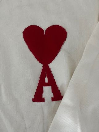 Jersey AMI Paris blanco corazón rojo