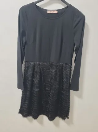 Vestido fiesta negro con flecos