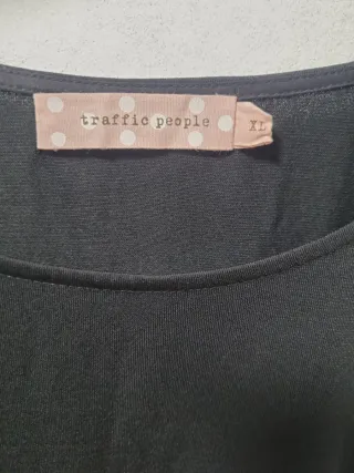 Vestido fiesta negro con flecos