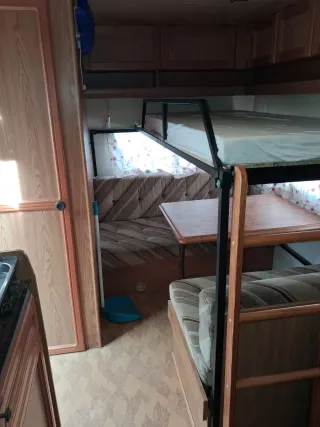 Se vende Caravana BURSTNER CITY 470 de 5 plazas