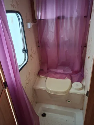 Se vende Caravana BURSTNER CITY 470 de 5 plazas