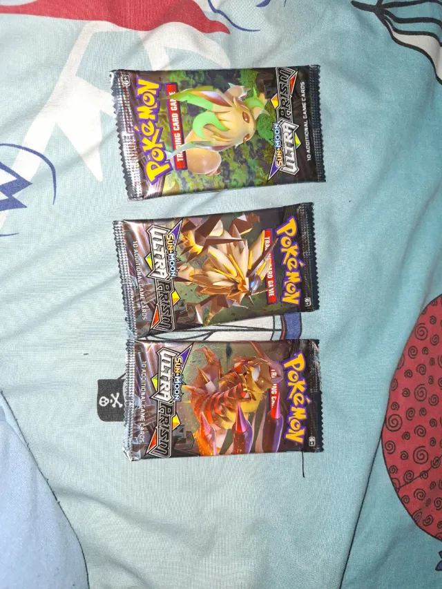 Cajas de Sobres Pokémon Sun & Moon y Paldea