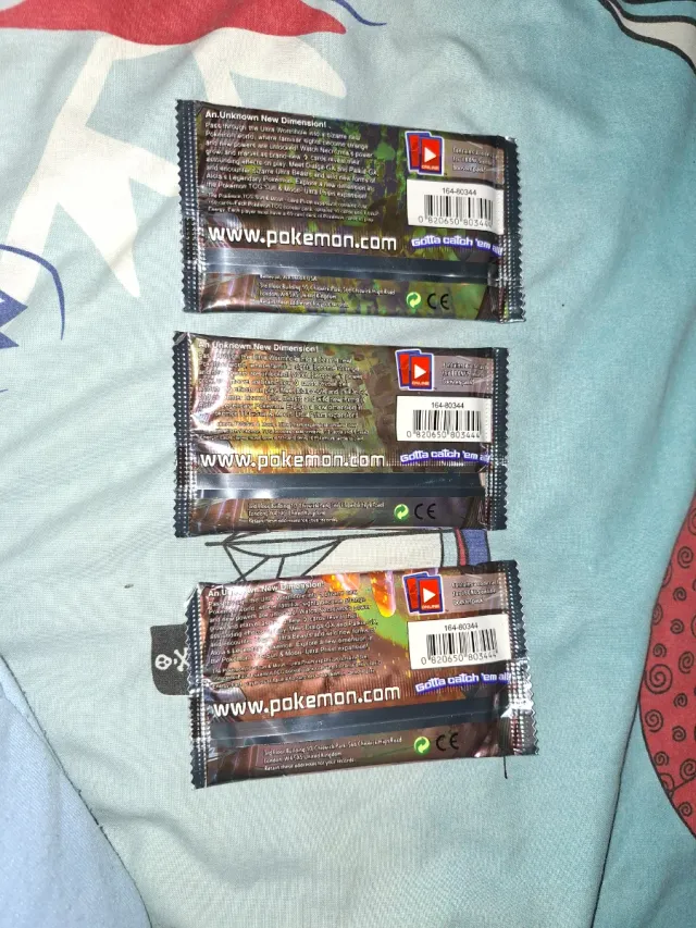 Cajas de Sobres Pokémon Sun & Moon y Paldea