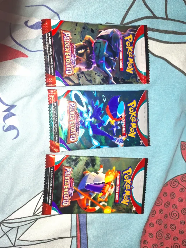 Cajas de Sobres Pokémon Sun & Moon y Paldea