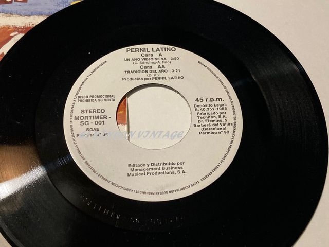 SINGOLO 45 RPM ►Pernil Latino – Un Año Viejo Se Va.