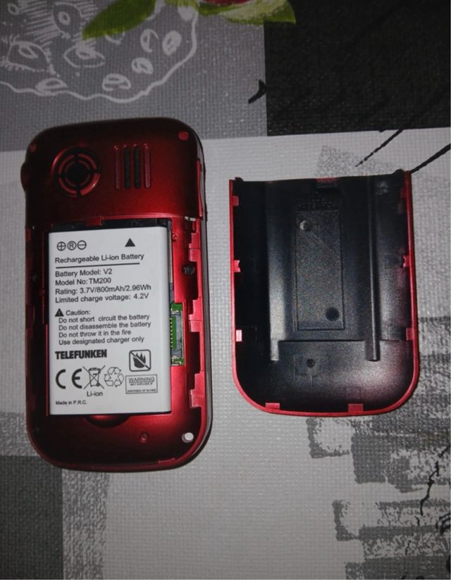 Teléfono Móvil TELEFUNKEN Rojo