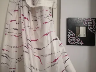 Cortina de baño nueva con anillas