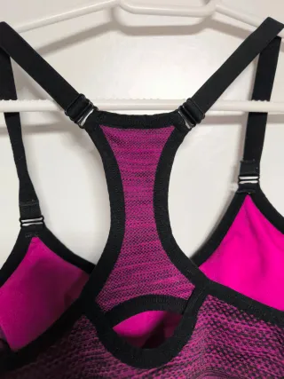 Sujetador deportivo morado y negro