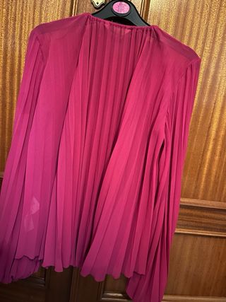 Blusa Zara manga larga plisada rosa