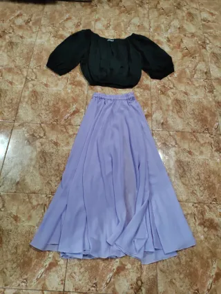 Conjunto Falda Larga Morada y Blusa Negra