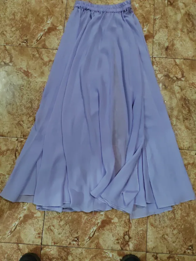 Conjunto Falda Larga Morada y Blusa Negra