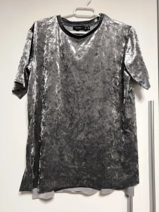 Camiseta Bershka plateada terciopelo