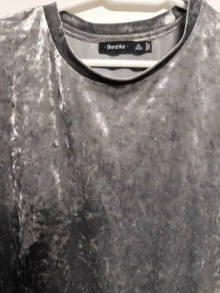 Camiseta Bershka plateada terciopelo