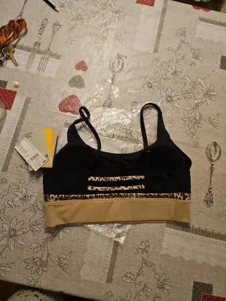 Sujetador deportivo Dash Stars. Nueva coleccion