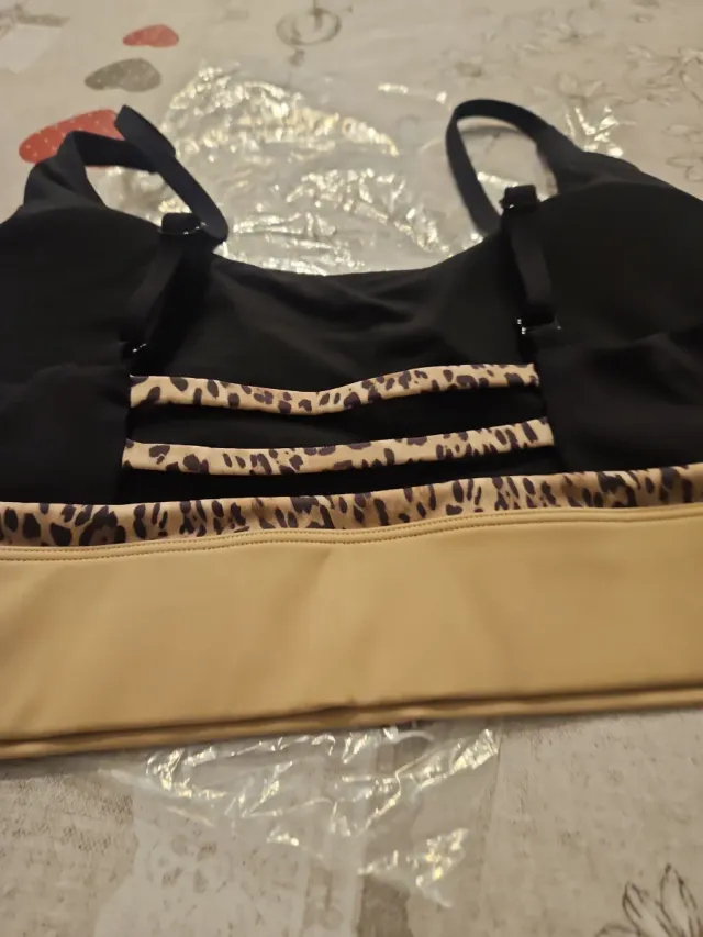 Sujetador deportivo Dash Stars. Nueva coleccion