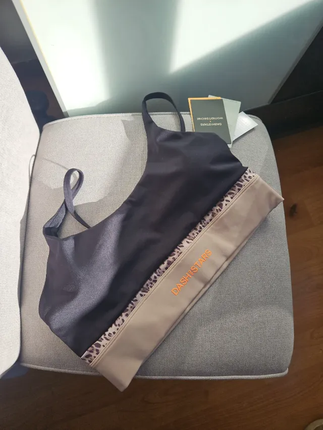 Sujetador deportivo Dash Stars. Nueva coleccion