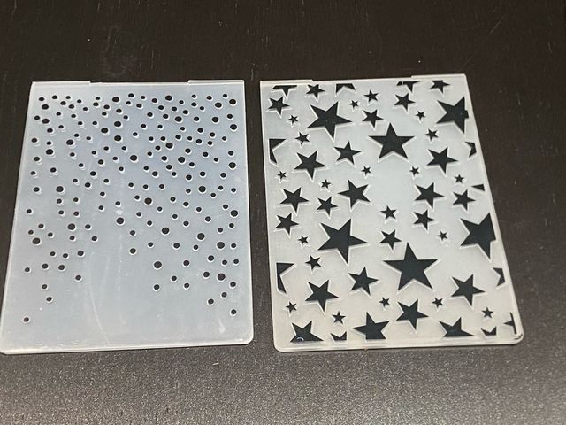 Macchina per timbri Misskuty + 2 pezzi per embossing