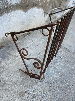Reja antigua de hierro forjado