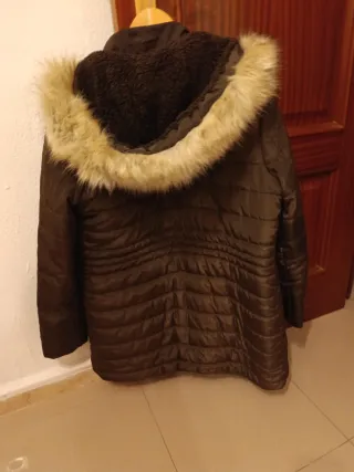 Chaquetón señora pluma  marron con capucha