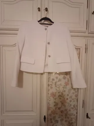 Chaqueta corta blanca