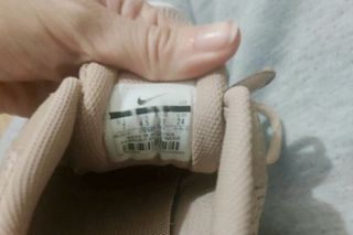 Zapatillas Nike Beige y Blancas