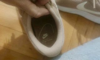 Zapatillas Nike Beige y Blancas