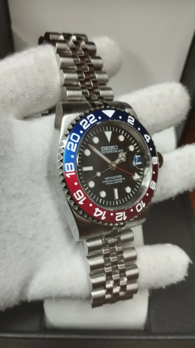 Reloj Seiko Mod GMT-Master II Pepsi Rojo Azul